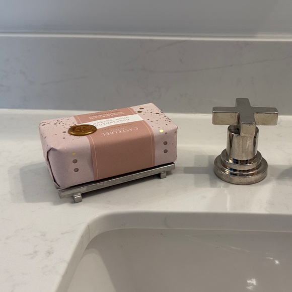 Other - Silver Metal Soap Saver
